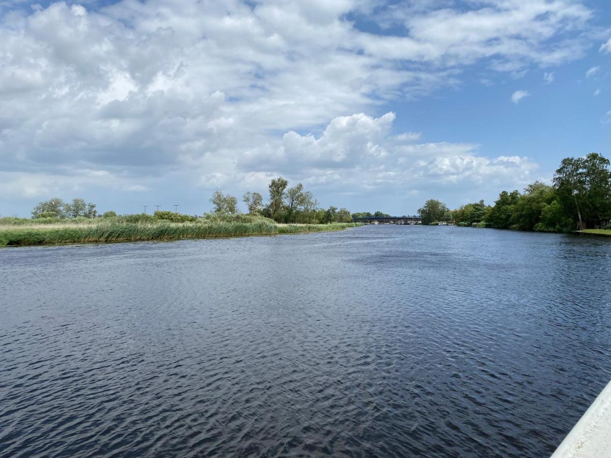 Schwimmpod An Der Peene Anklam Buitenkant foto