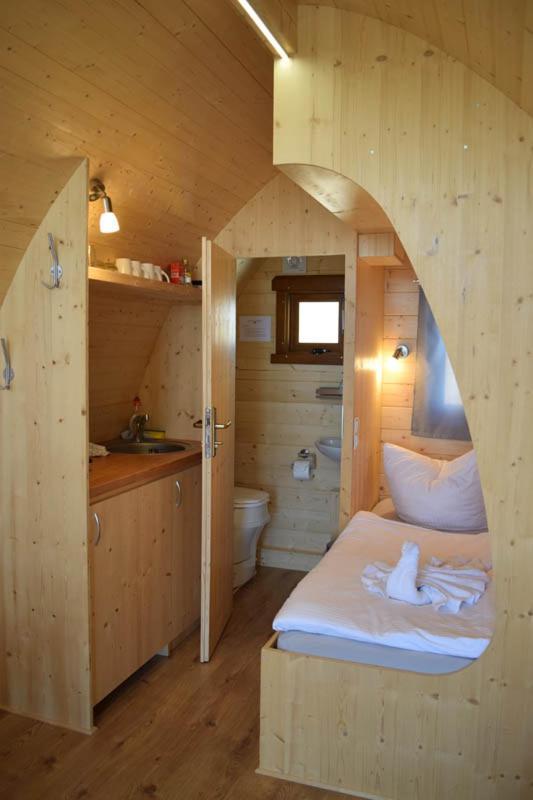 Schwimmpod An Der Peene Anklam Buitenkant foto
